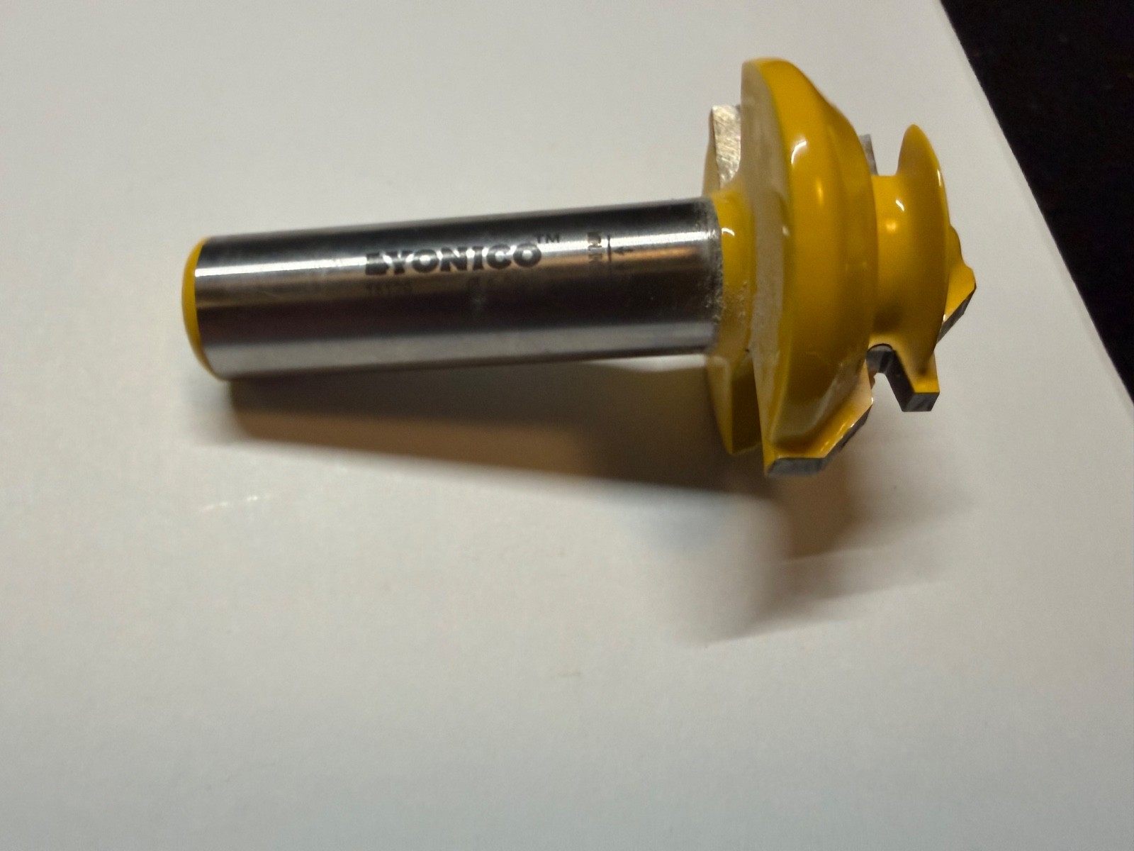 Yonico Router Bit, Lock Miter, 1 1/4" large diameter, 1/2" Shank