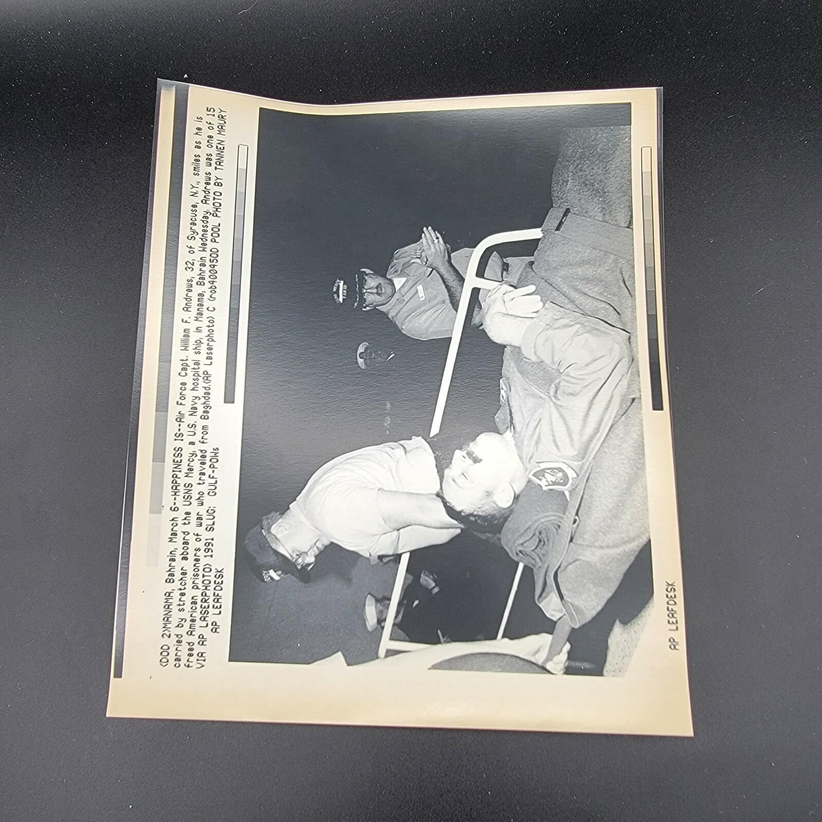 Happiness Is AP Leaf Desk Press Photos Gulf War 1991 POWs Released Bahrain