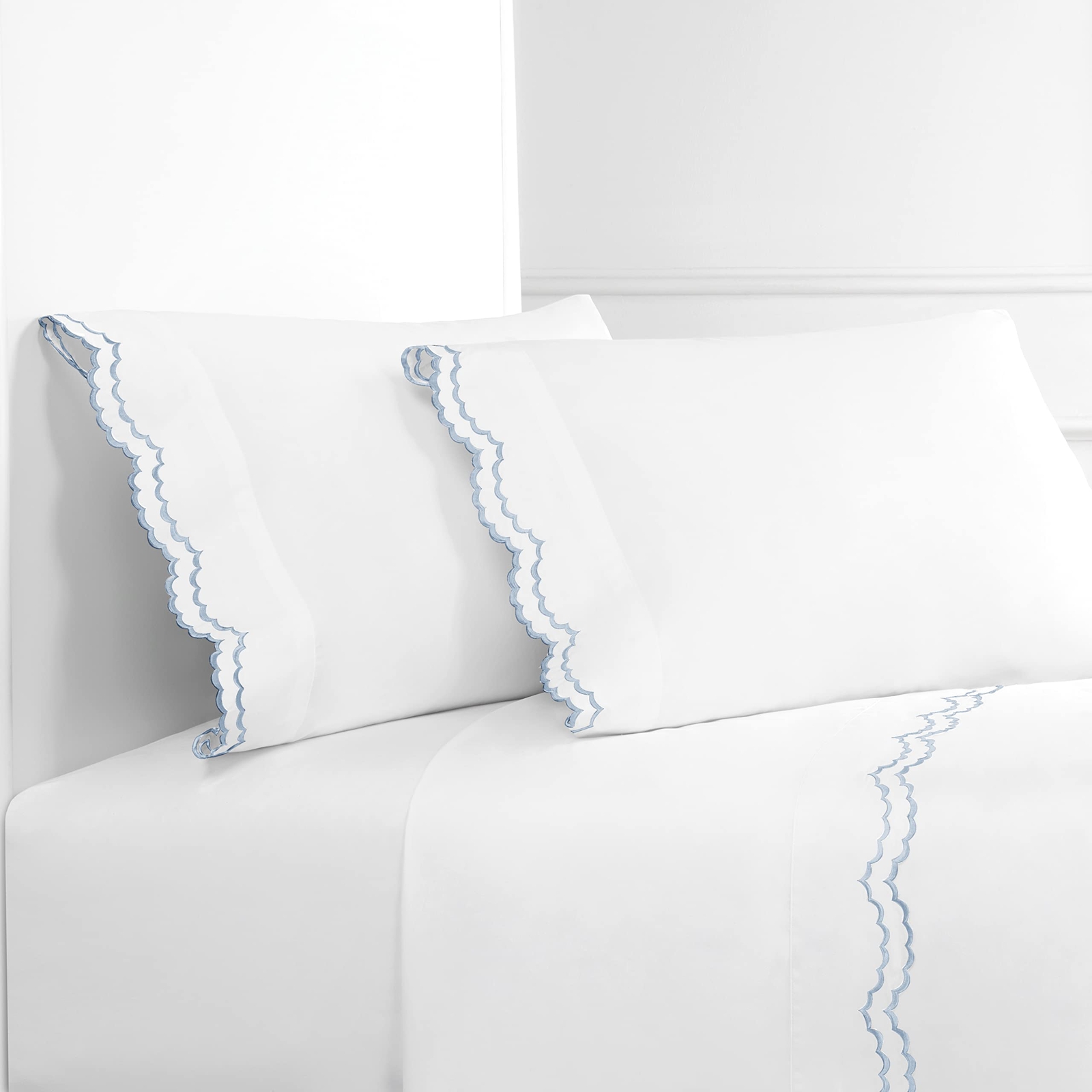 M�lange Home Double Scalloped Percale Weave Embroidered King Size White Sheet