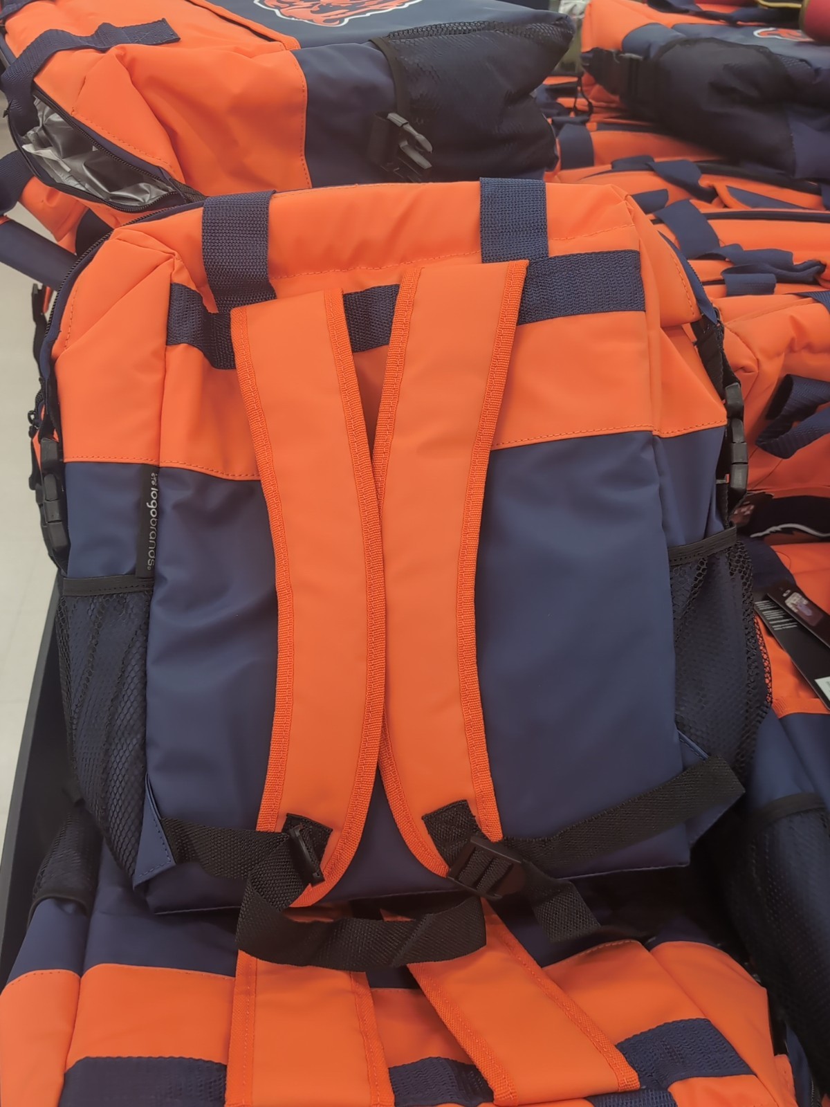 CHICAGO BEARS NFL Soft Sided Insulated 30-Can Backpack Cooler Bag Tailgate