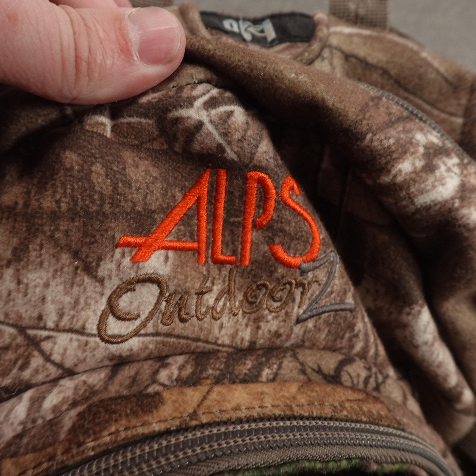 ALPS OutdoorZ Hunting Backpack Camo Brown One Size Padded Hip Belt Daypack