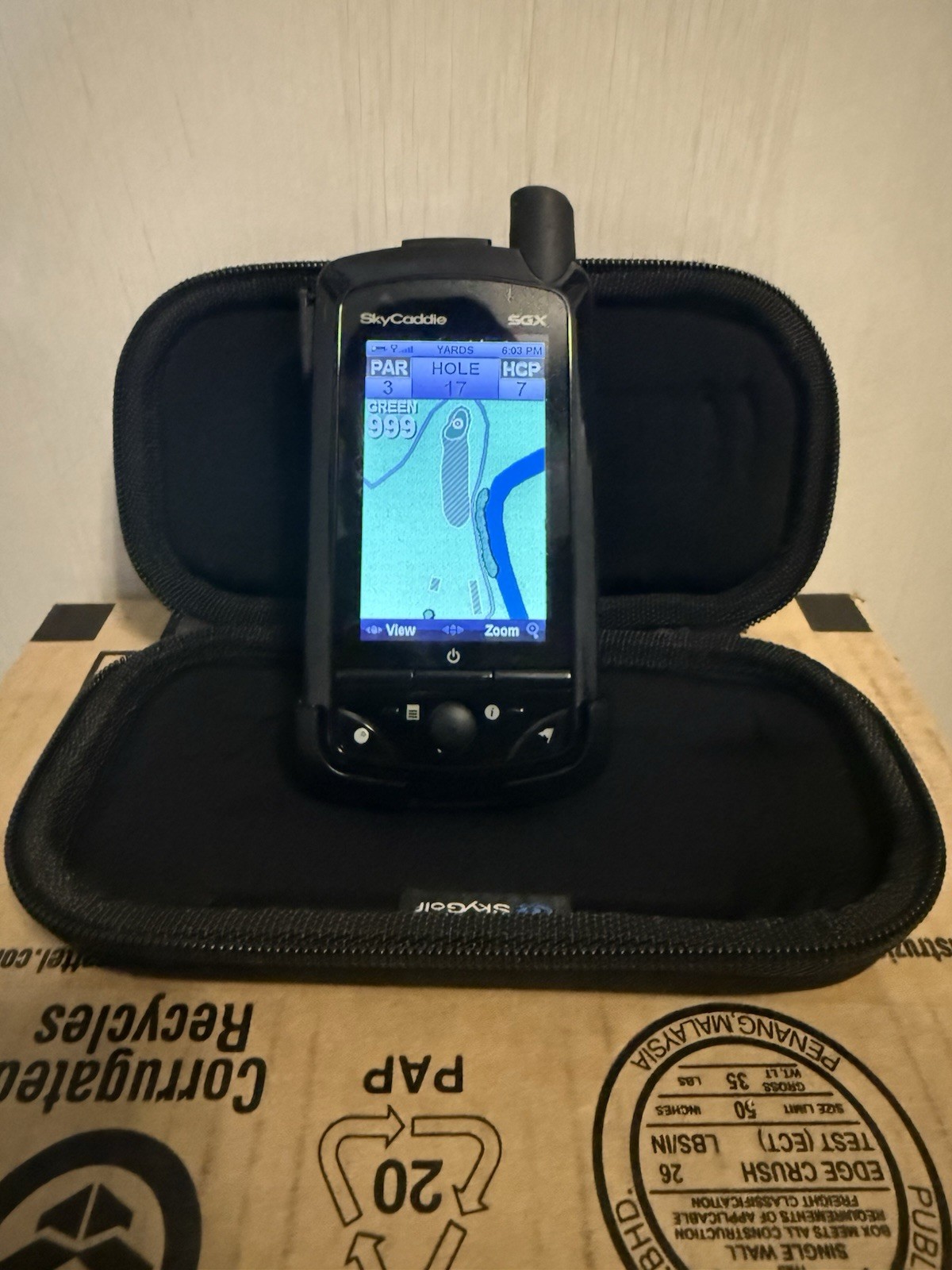 SkyGolf Skycaddie SGX Golf GPS System with Case Excellent