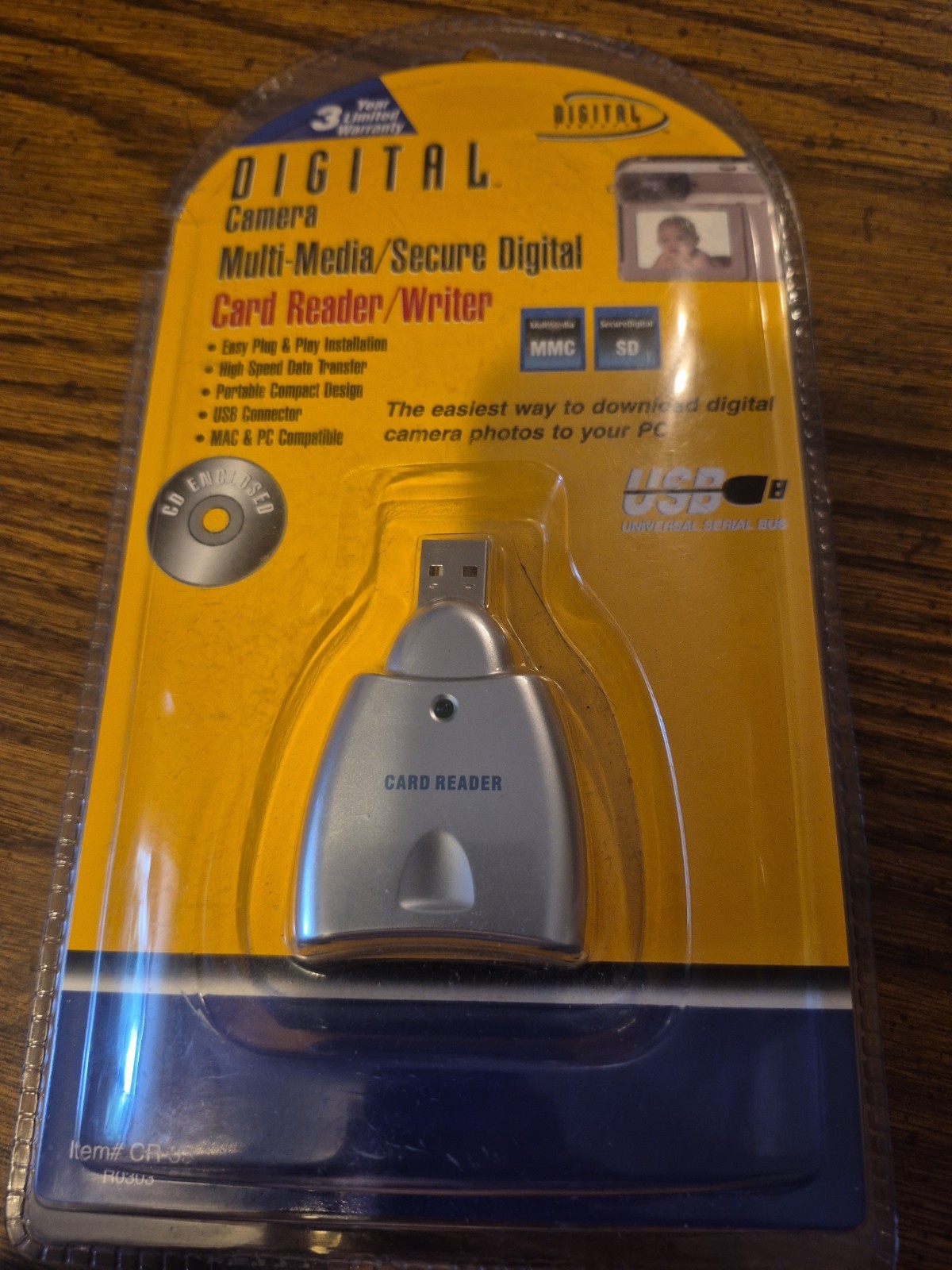 Digital Concepts Camera Multi Media/Secure Digital Card Reader & Writer