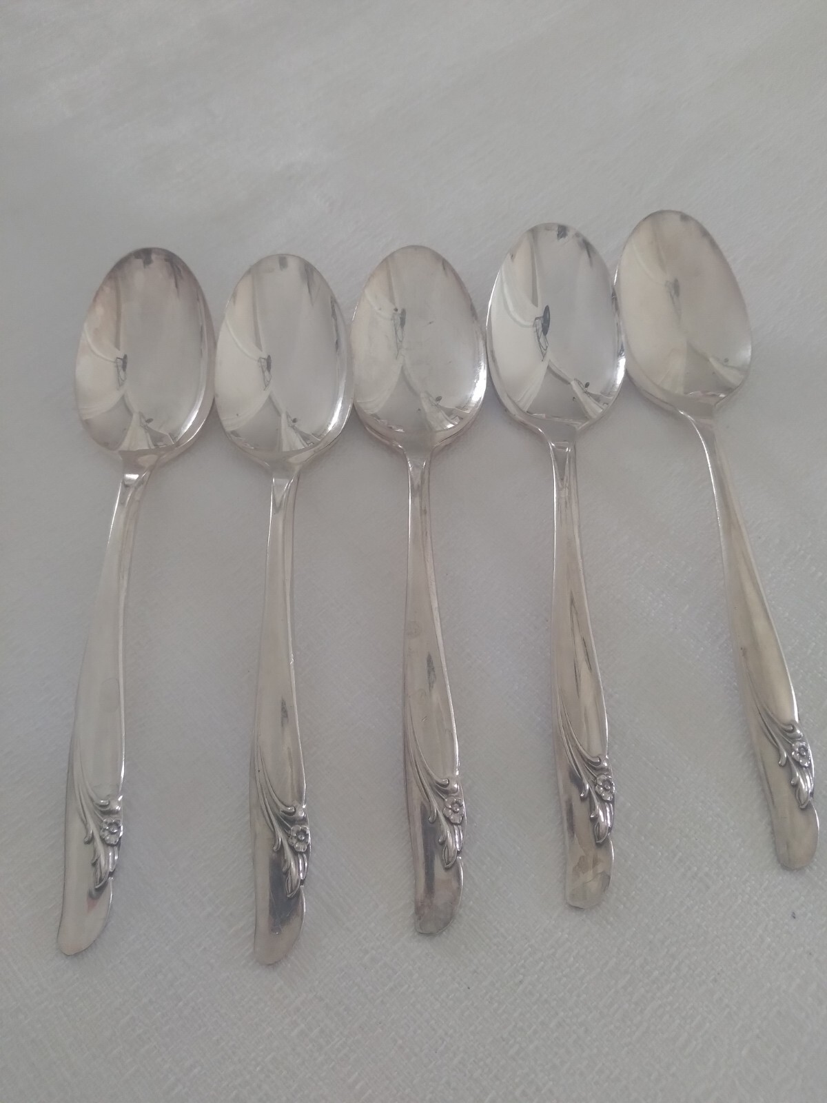 Rogers & Bro EXQUISITE 5 Teaspoons Silverplate Flatware