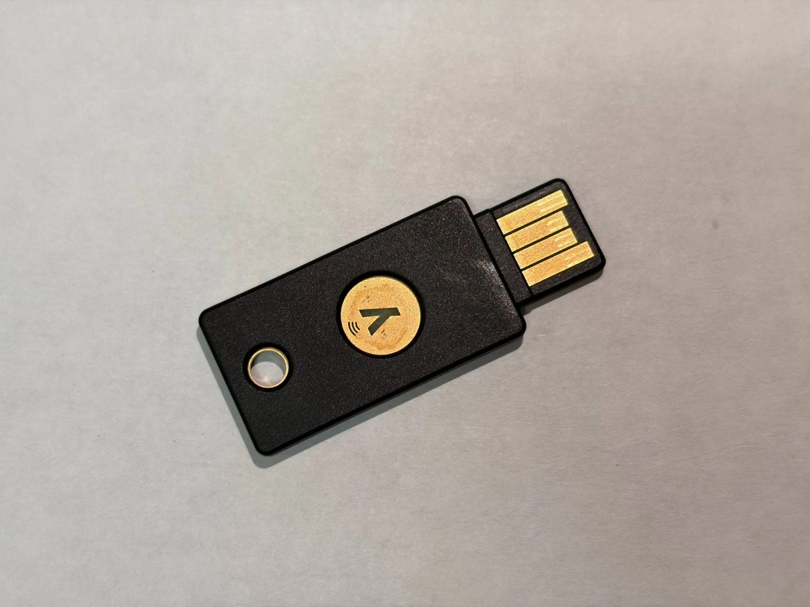 USED Yubico ‎YubiKey 5 NFC 2FA USB-A/NFC Security Key Ver. 5.4.2 NO BOX / BULK