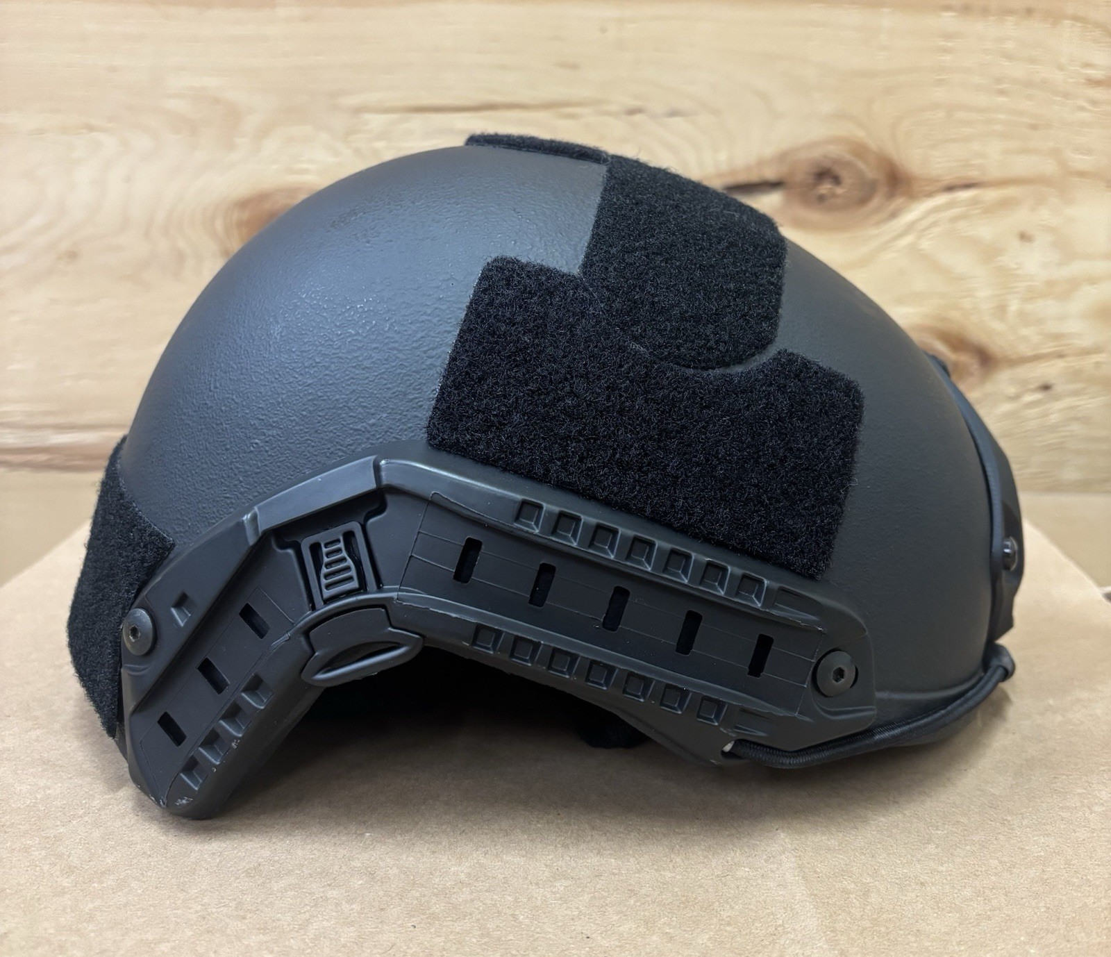 TACPROGEAR Armored IIIA MICH Helmet -Black - Size Medium (Unused-Dealer Sample)