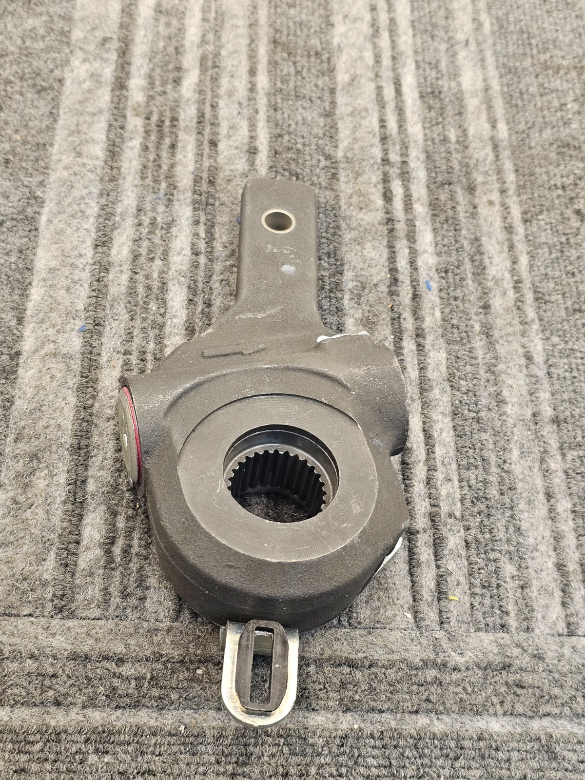 Haldex 40910678: 28-Teeth Automatic Brake Slack Adjuster (ABA) 16° Body Angle