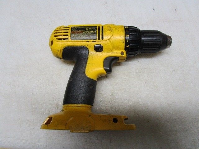 DEWALT 1/2 IN DC970 18V Cordless Drill Keyless Chuck Bare Tool DAMAGED CHUCK