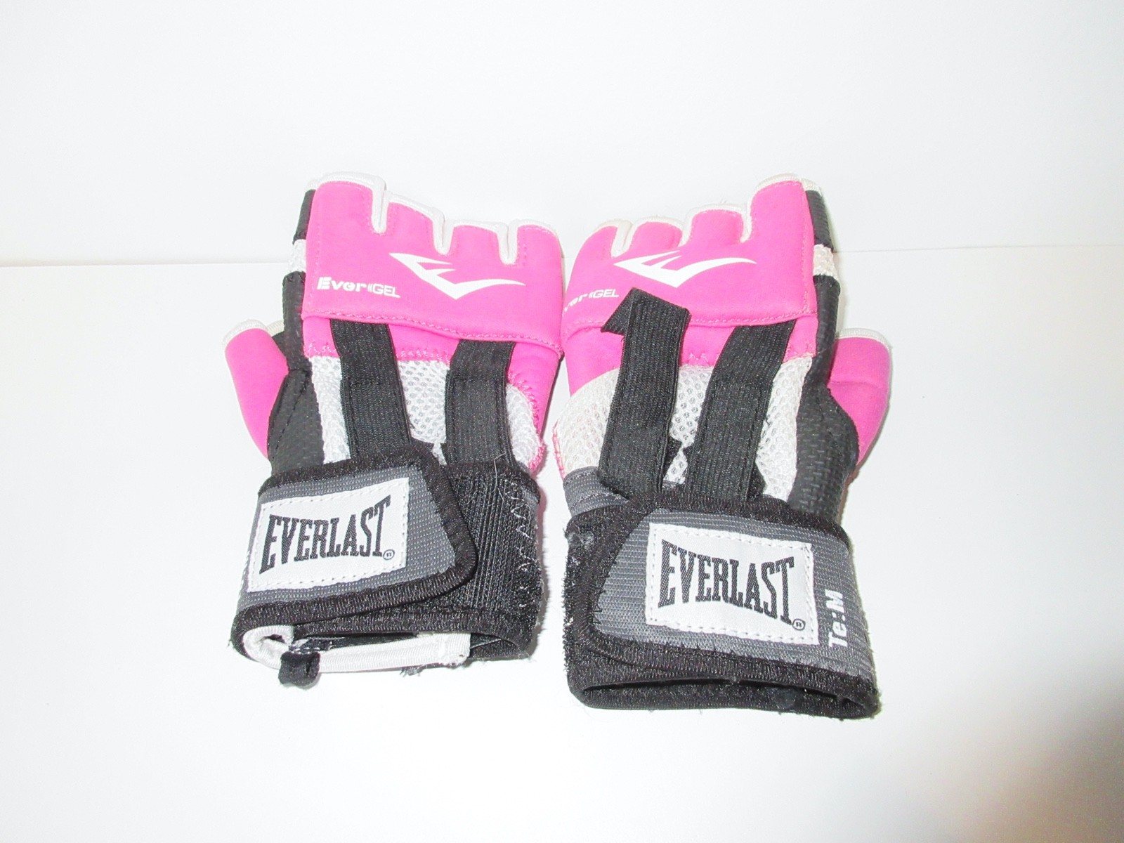 Women’s Pink M Everlast gloves rn89468 ever gel 1 lb Kickboxing Fitness MMA