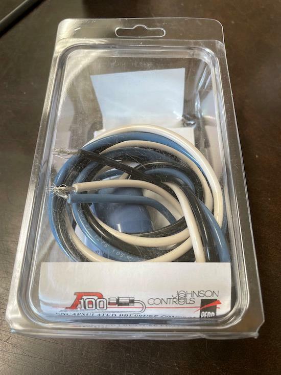JOHNSON CONTROLS P100EE-79C ENCAPSULATED PRES CONTROL 240VAC