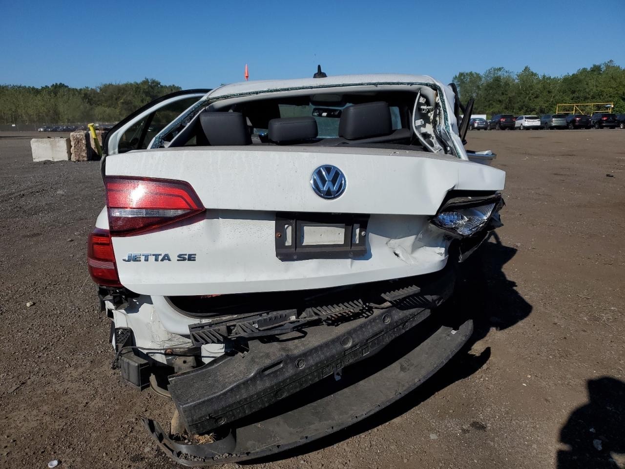 Used Fuse Box Cabin fits: 2017 Volkswagen Jetta Grade A
