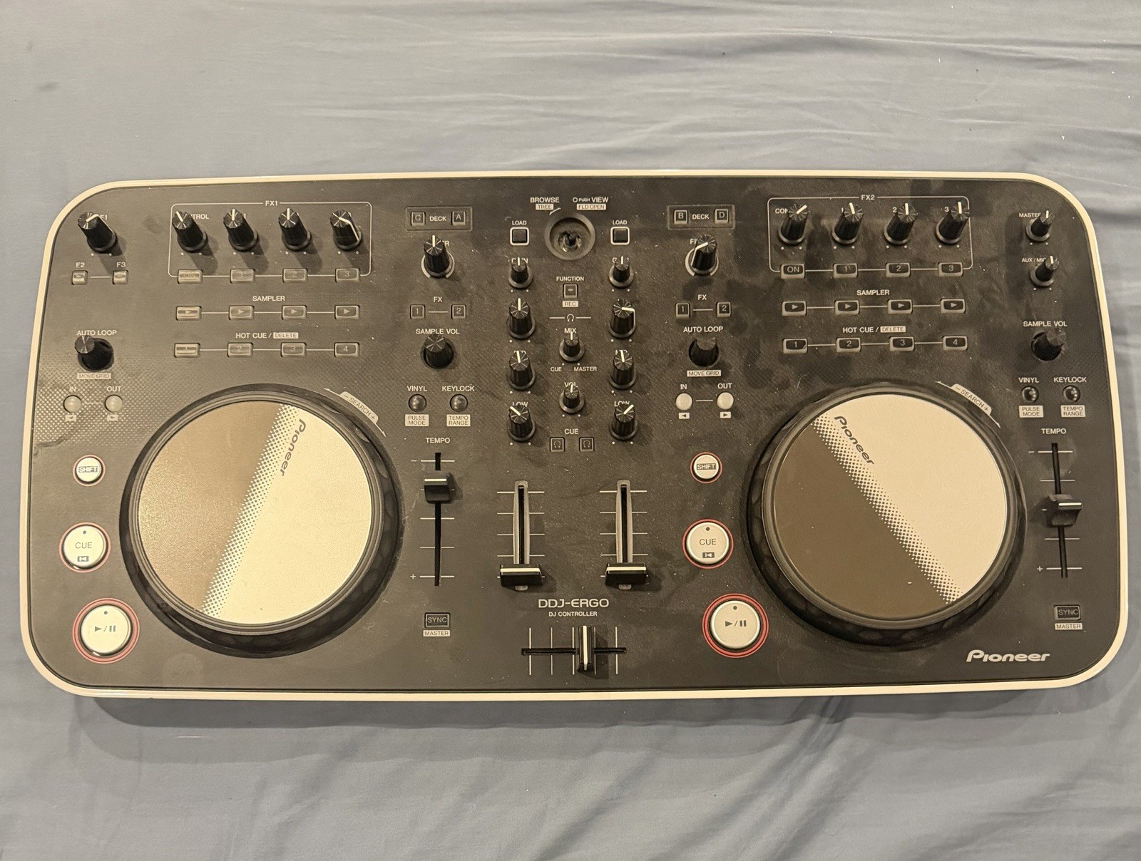 Pioneer DJ DDJ-ERGO-V 2-Channel DJ Controller Digital Controller