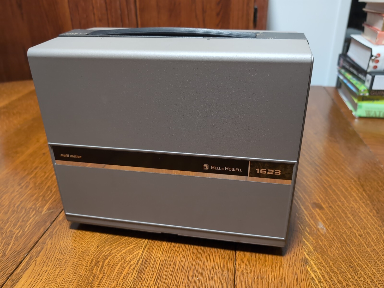 Bell & Howell 1623 Multi Motion Super 8 & 8mm Projector Untested
