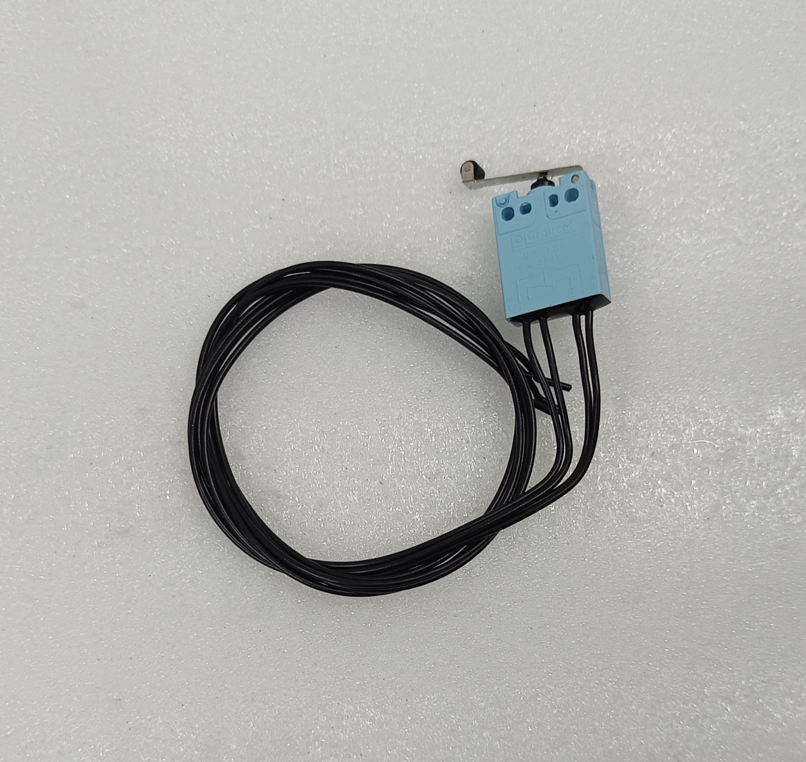 CROUZET  83139  DOUBLE  BREAK  SWITCHING 6A 250V SP3246  (  FREE SHIPPING  )
