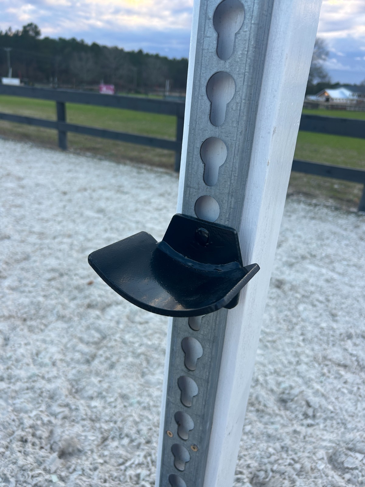 5 pairs (10 pieces total) of heavy duty keyhole jump cups