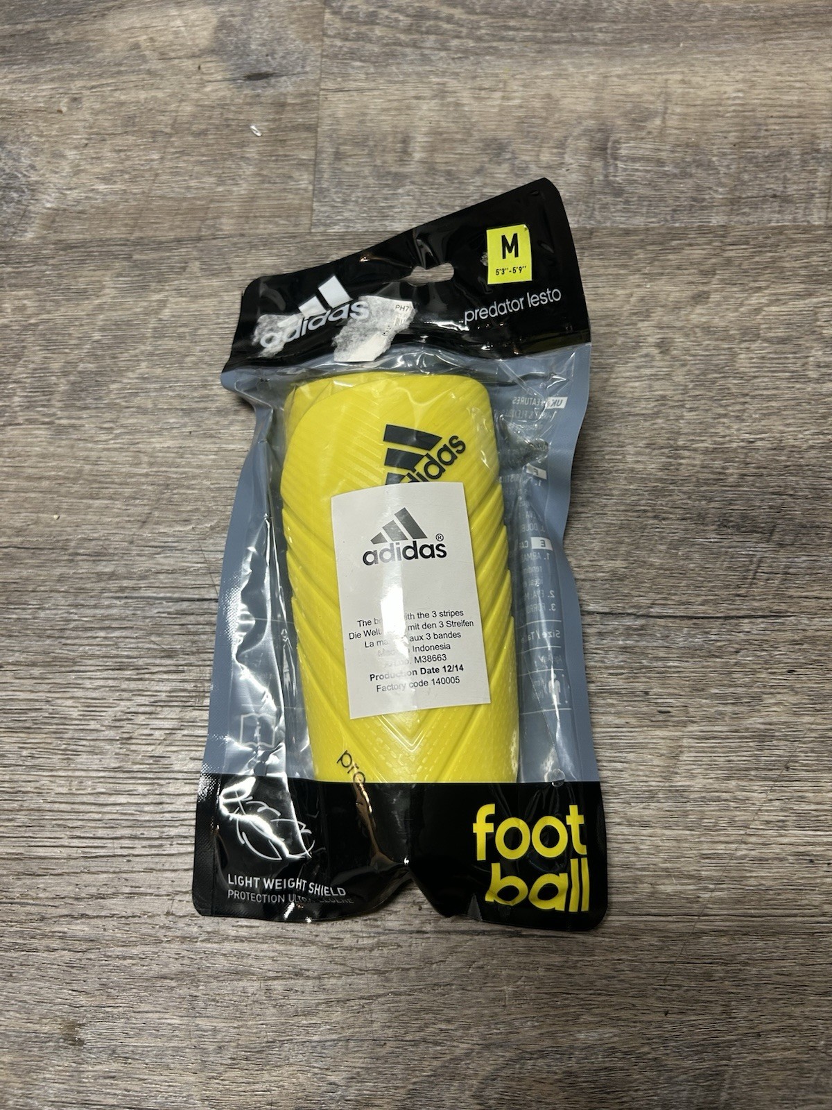 NEW Adidas Yellow Foot Ball Shin Guards Size Medium SEALED
