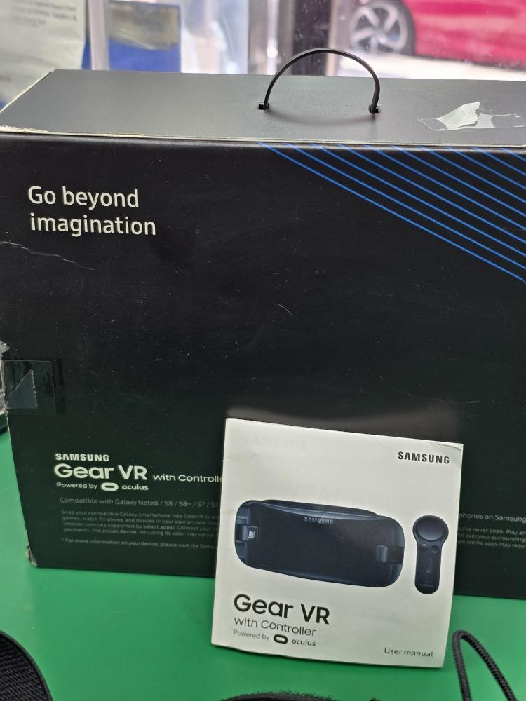 SAMSUNG GEAR VR. COMES WITH CONTROLLER (E13004537)