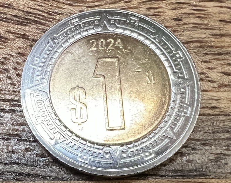 2024 Mexico 1 Peso Coin - Un Peso Bimetallic & Mexican Eagle Emblem 2024 Coin