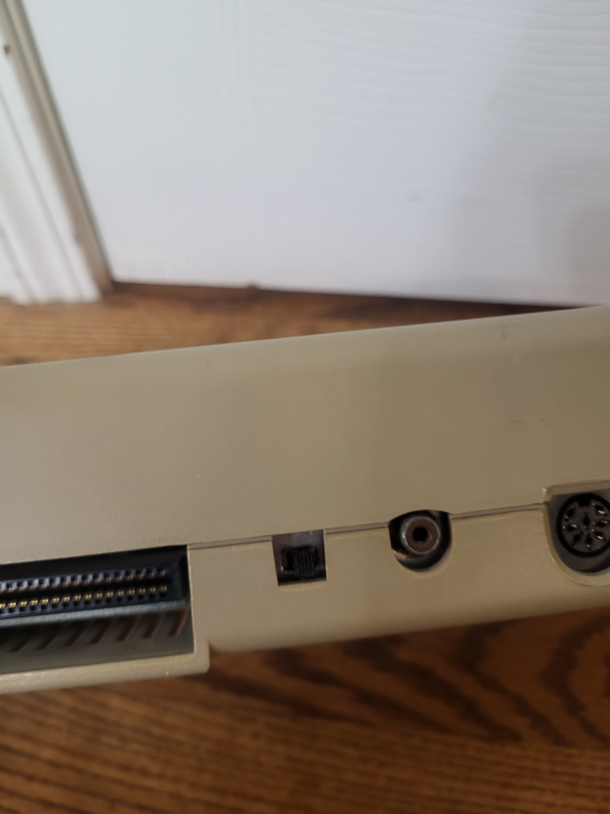 Commodore 64 Model C64 Breadbin Vintage Computer - READ Missing Key