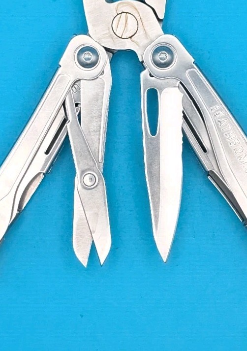 LEATHERMAN WINGMAN MULTI-TOOL! FAST SHIPPING!