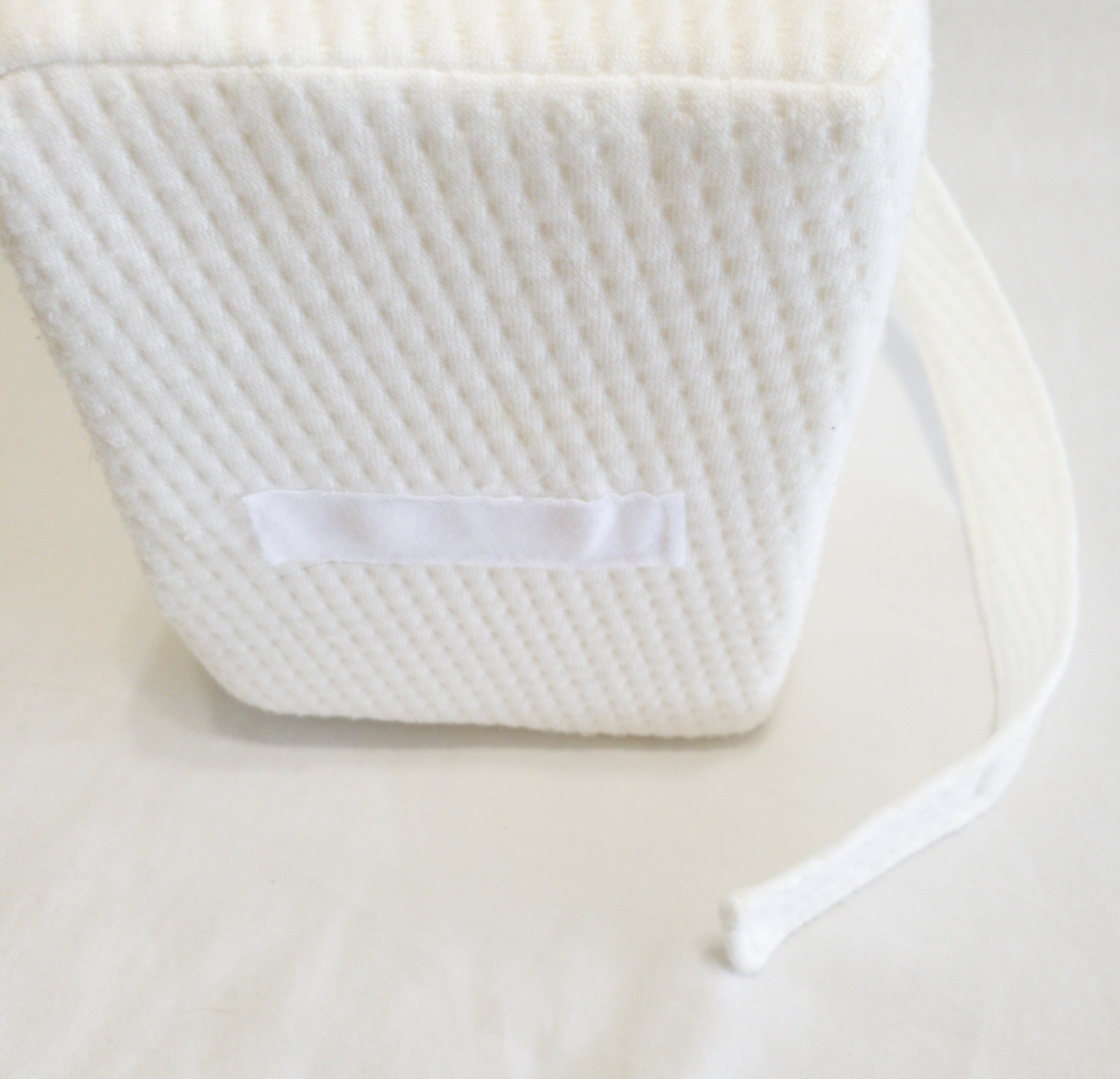 Everlasting Comfort Knee Pillow – White