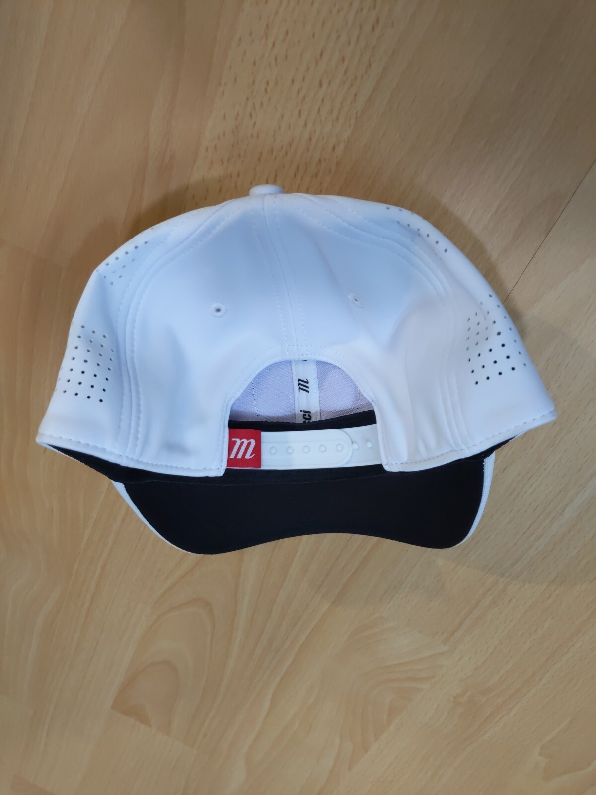 Marucci Hat Cap ST/23 Performance Snapback Baseball Softball Vented White NWOT