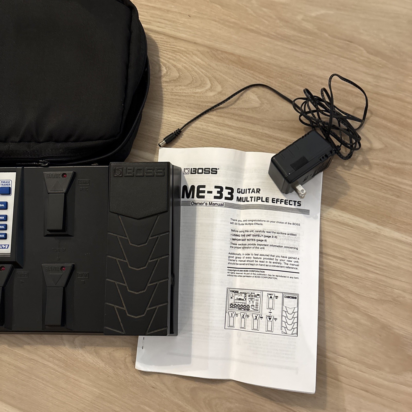 BOSS ME-33 Multi-Effects Guitar Effects Pedal excellent condition