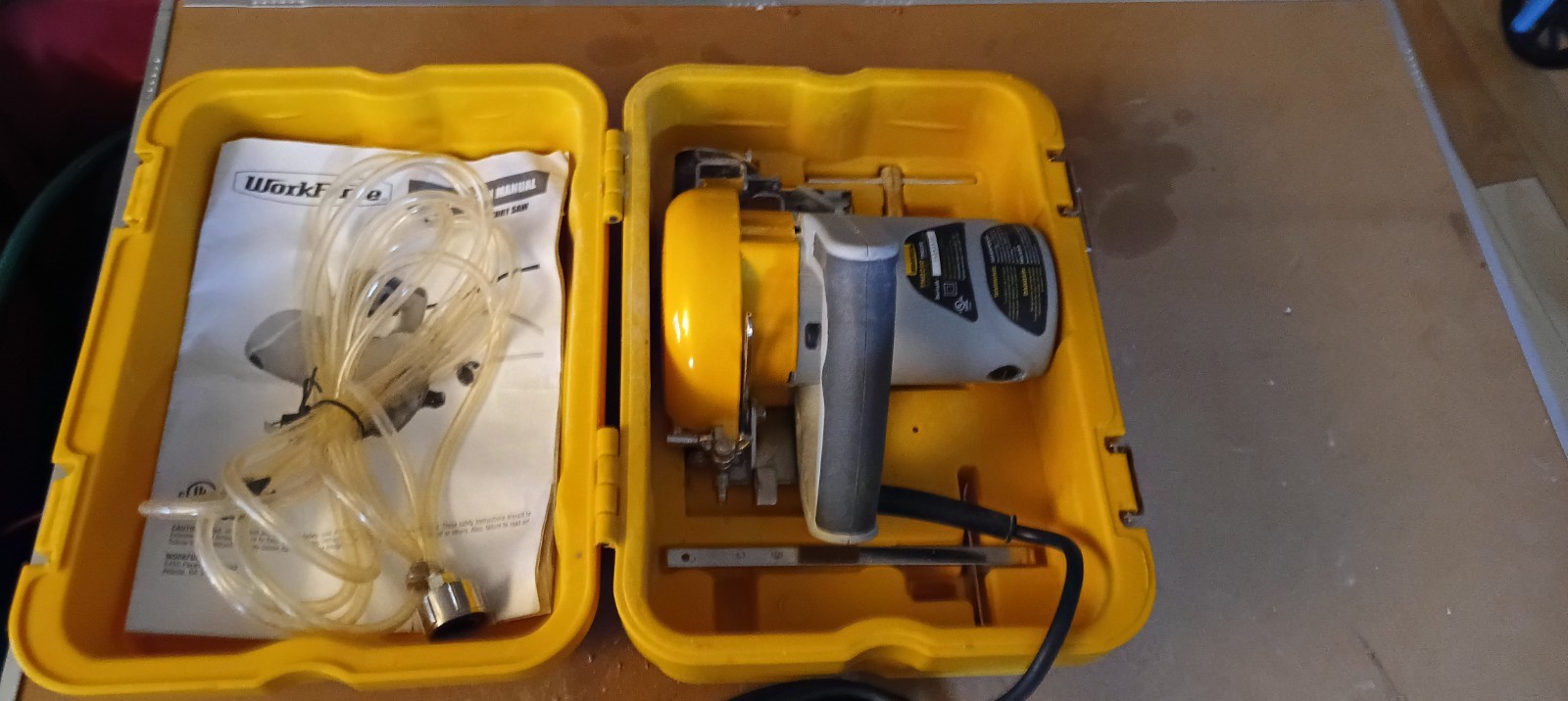 WorkForce THD550 7" Handheld Wet Tile Saw with Case & Manual