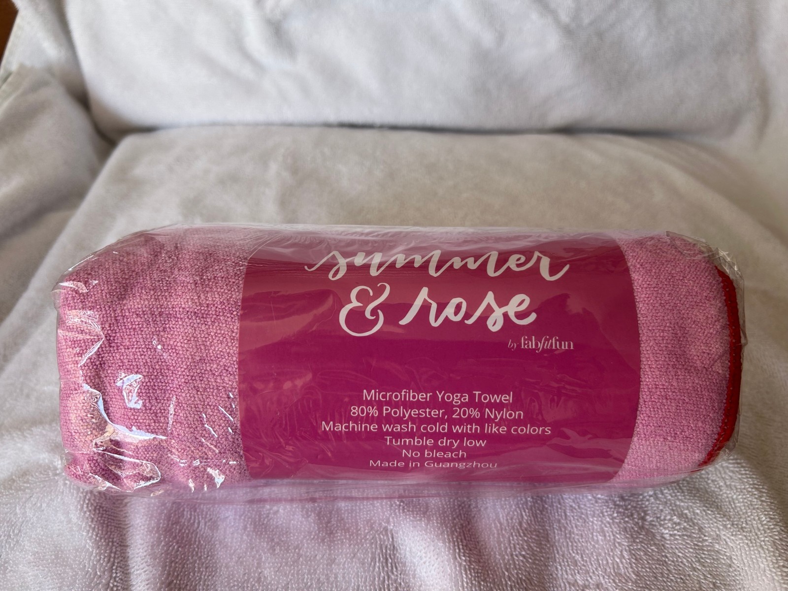 Summer & Rose by Fabfitfun Microfiber Yoga Towel (80% polyester, 20% nylon) NEW