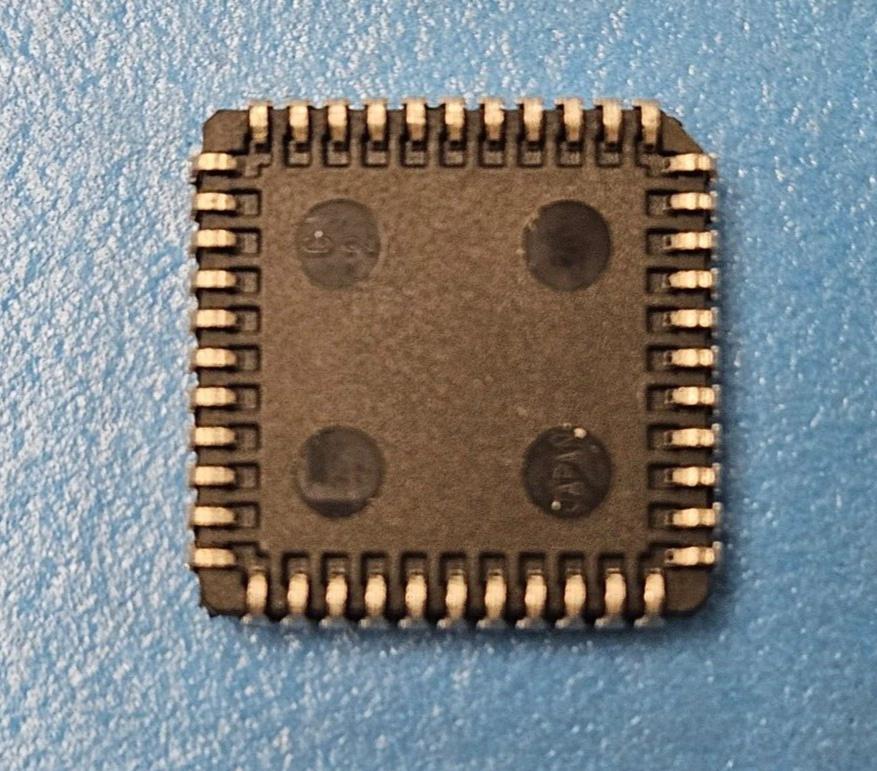 (1PC) M80C31F-1 MSM80C31F-1JS Microcontroller, 8-Bit, 16MHz, CMOS, PLCC44