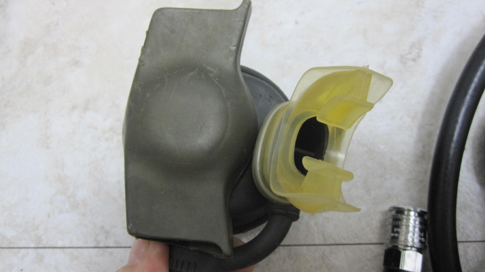 Mares Scuba Diving Regulator/Mares Regulator Mouth Piece/Pro Sub Gauge UNTESTED
