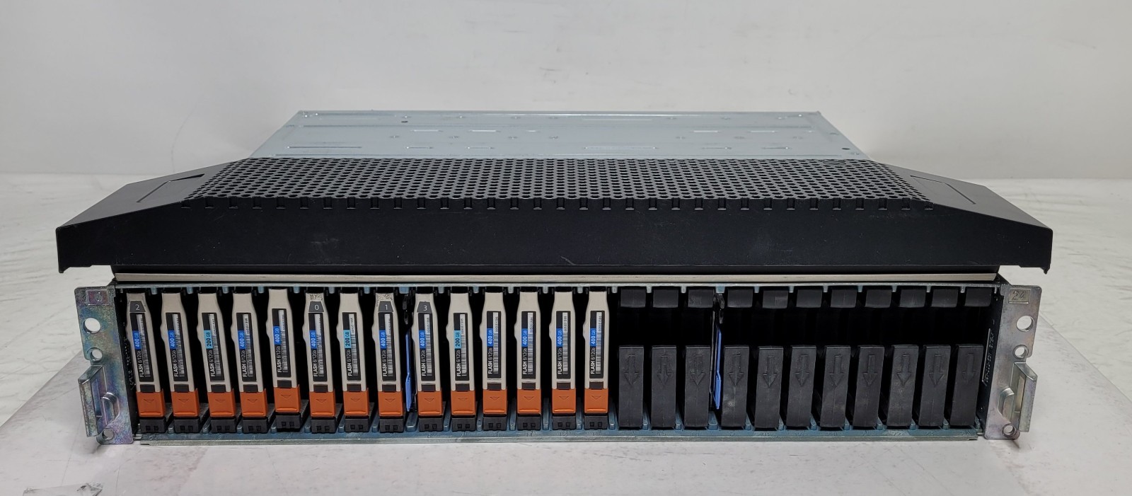 EMC Model BPE25 - 2.5in 25 Drive Bay Mini SAS RJ45 Storage Array No HDDs