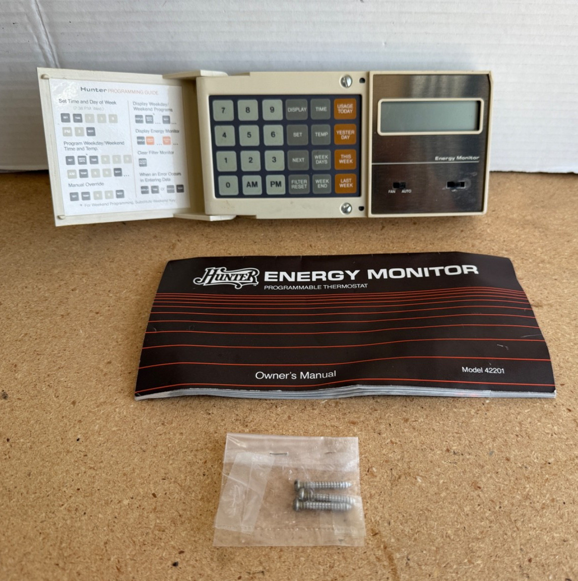 Hunter Energy Monitor Thermostat Model 42201 VTG