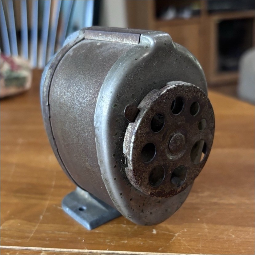 Boston No. 8 Steel Manual Metal Desktop Vintage Collectible Pencil Sharpener