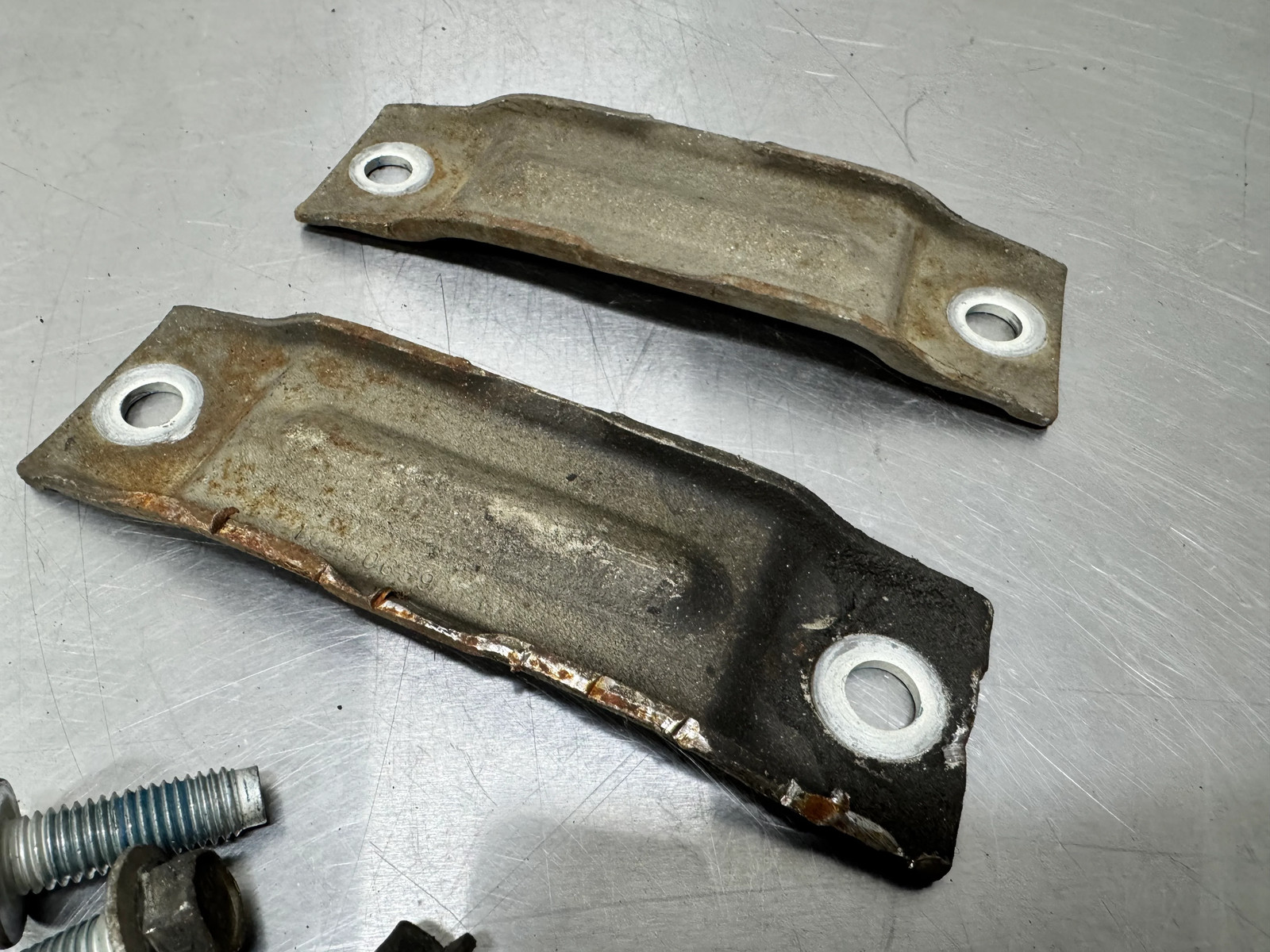 1998-2004 CORVETTE C5 REAR LEAF SPRING HARDWARE 24-01