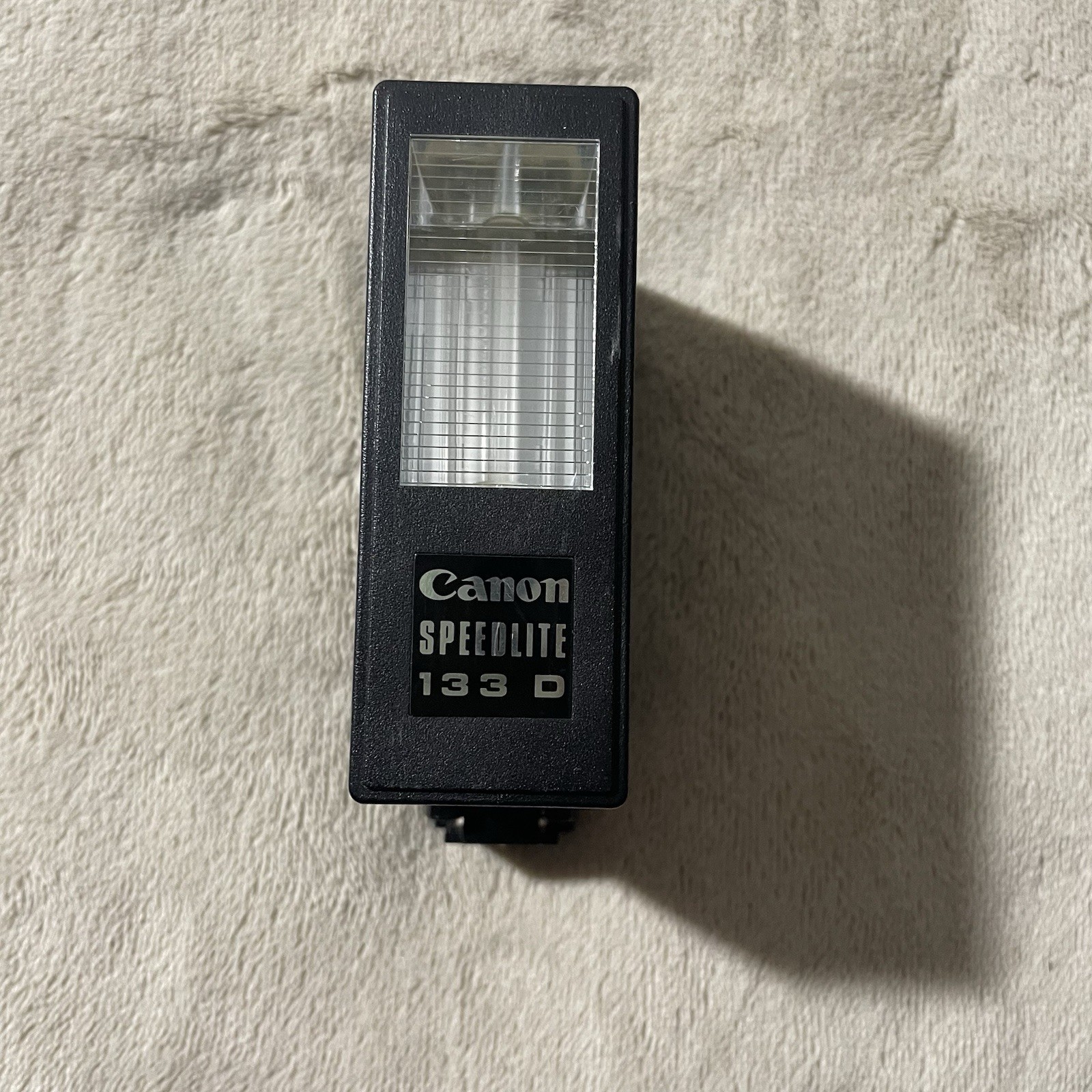 UNTESTED Canon Speedlite 133D Flash for Vintage Canon Camera made in japan
