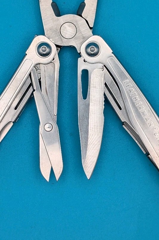 LEATHERMAN WINGMAN MULTI-TOOL! FAST SHIPPING!