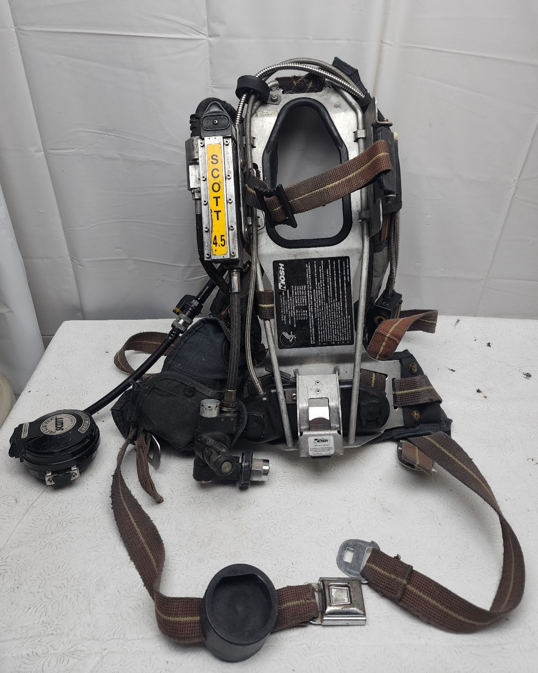 SCOTT 4.5 HARNESS w/ E-Z FLO Regulator,  RIT/UAC Connector & Air Supply/Alarm