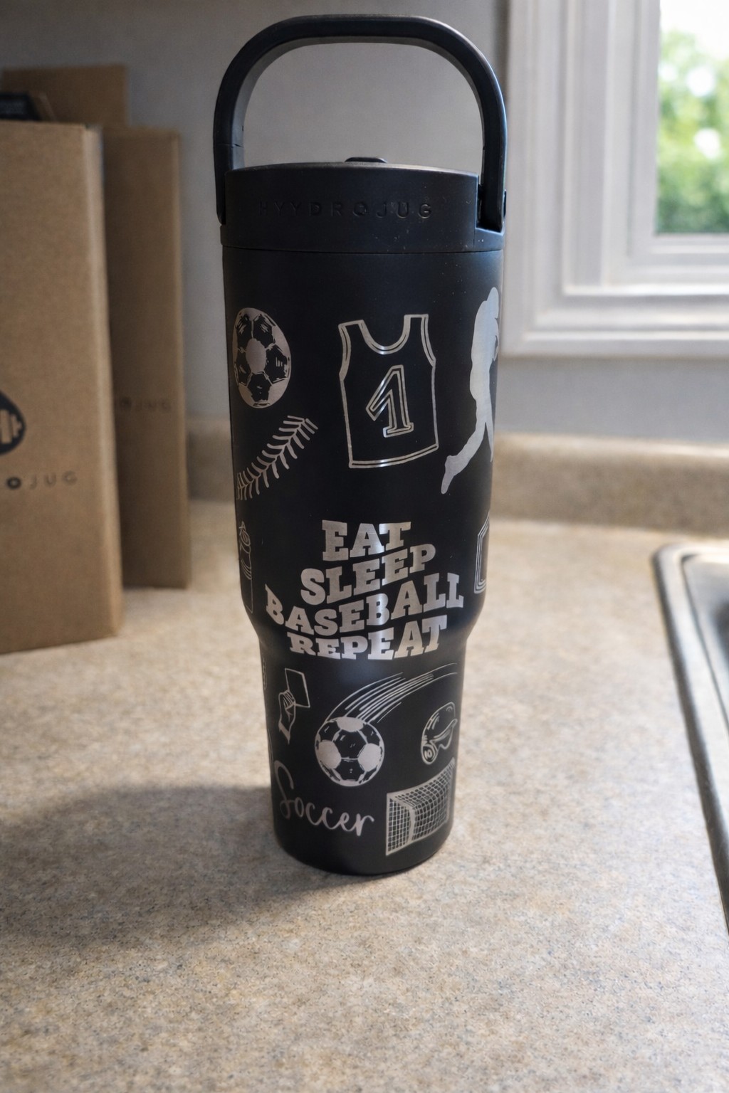 HYDROJUG 32oz SPORT NIB no tags - Black laser engraved