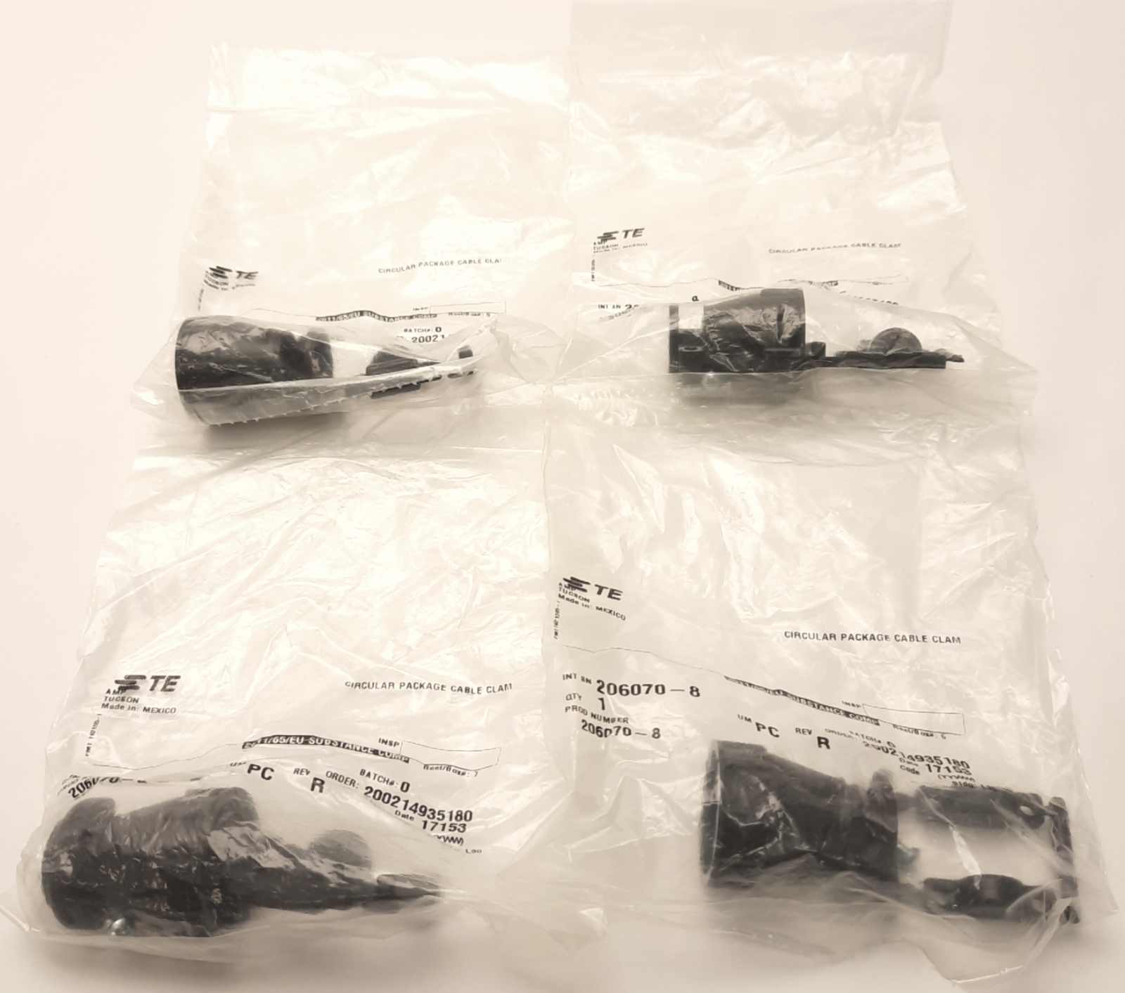 Lot of 4 TE Connectivity 206070-8 Cable Clamp Kit, Standard, Shell Size 17. CPC