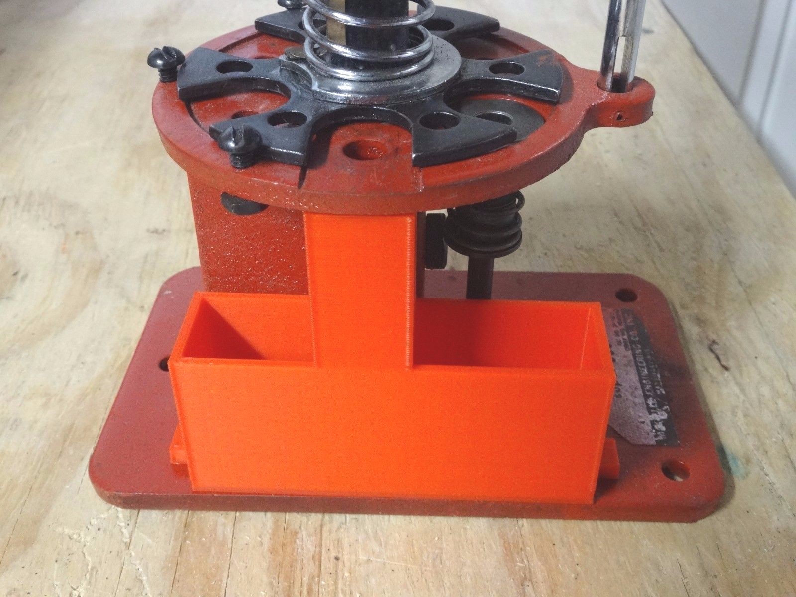 PRIMER CATCHER UPGRADE made to fit a MEC SUPER 600 / 650 progressive press