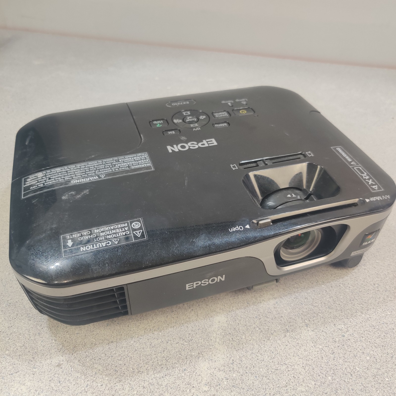 Epson H428A EX7210 Projector - FOR PARTS - DOA - NO SIGNS OF LIFE NO ACCESSORIES