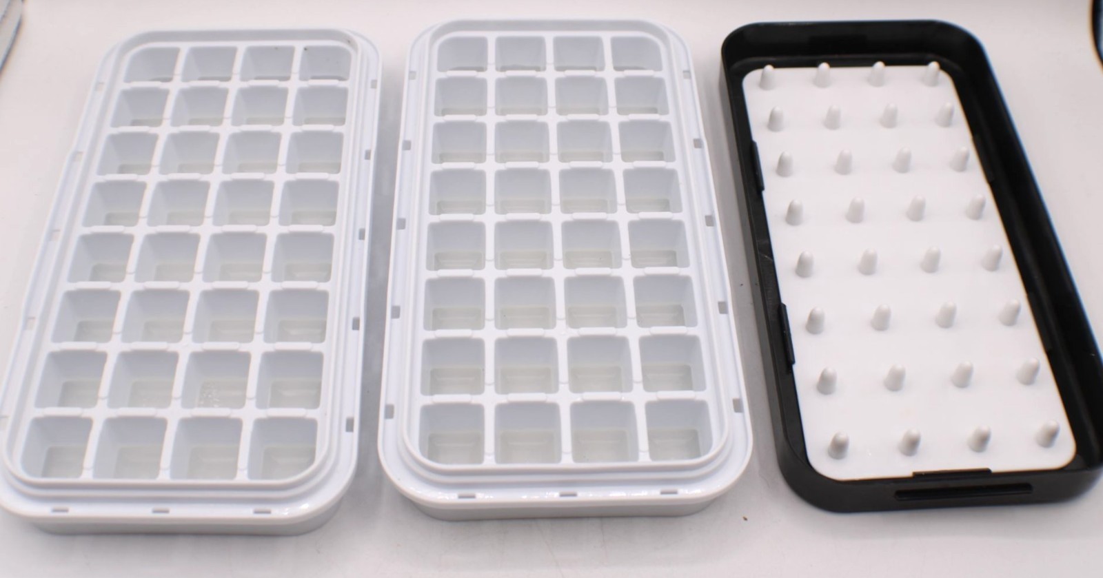 Stackable Ice Cube Trays Lid & Easy-Release Punch Bottom 64 Cubes White & Black