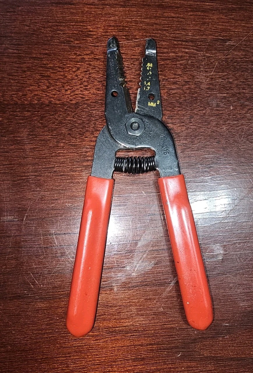 Ideal 45-216 T- Stripper Wire Stripper For 16-26 AWG - Red Handle - Used