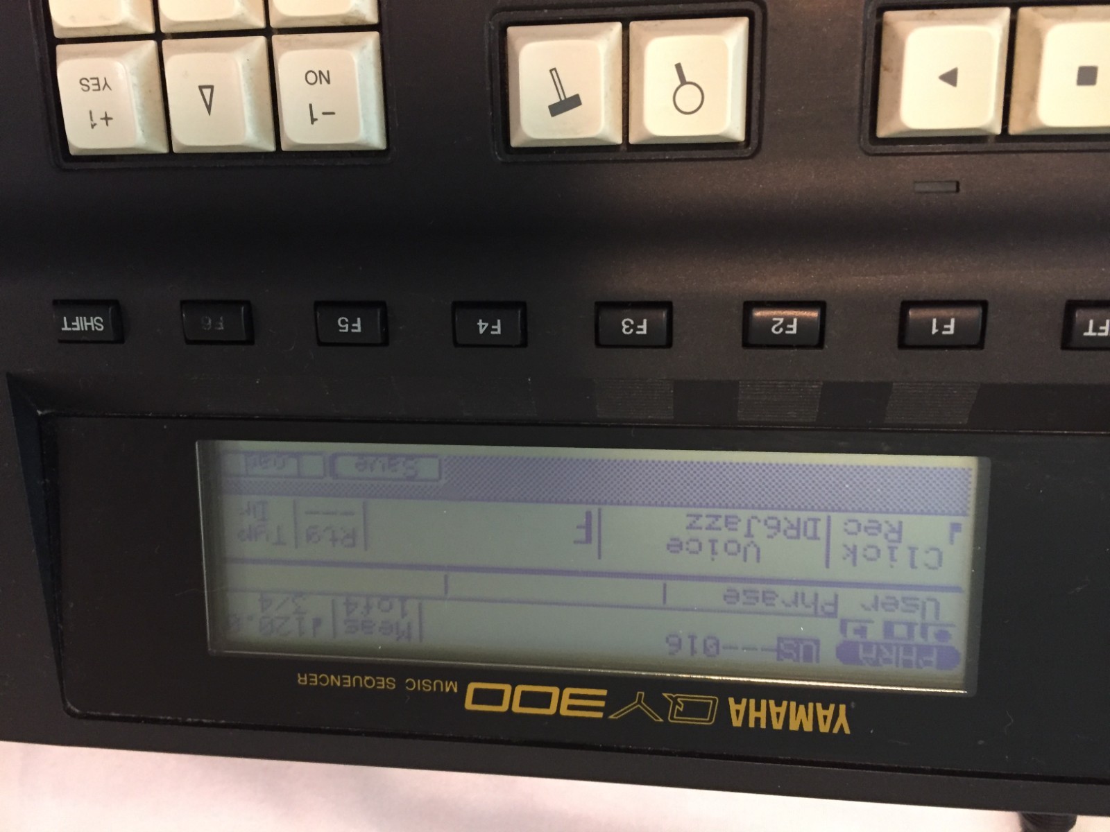 Yamaha QY300 Music Sequencer Rhythm Machine Sound Module WORKS- DISC DRIVE ISSUE