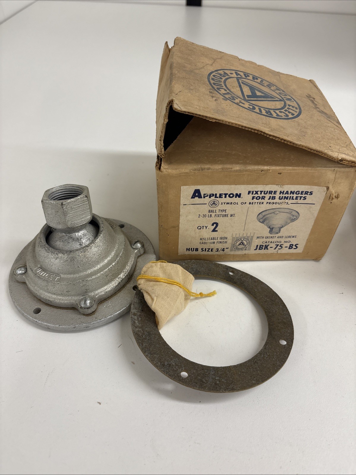 Appleton Fixture Hangers For Jb Unilets Hub Size 3/4”