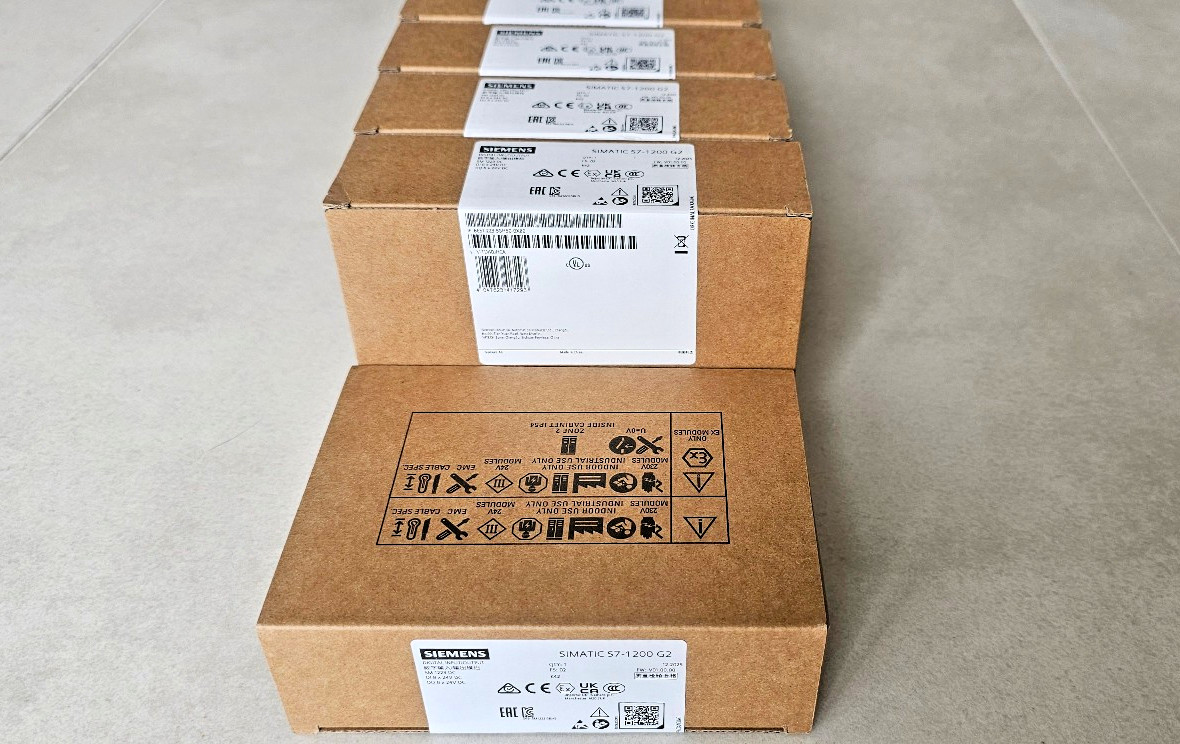 SIEMENS SM1223 6ES7223-5BH50-0XB0 SEALED. Dealer, INSTANT, inc VAT!