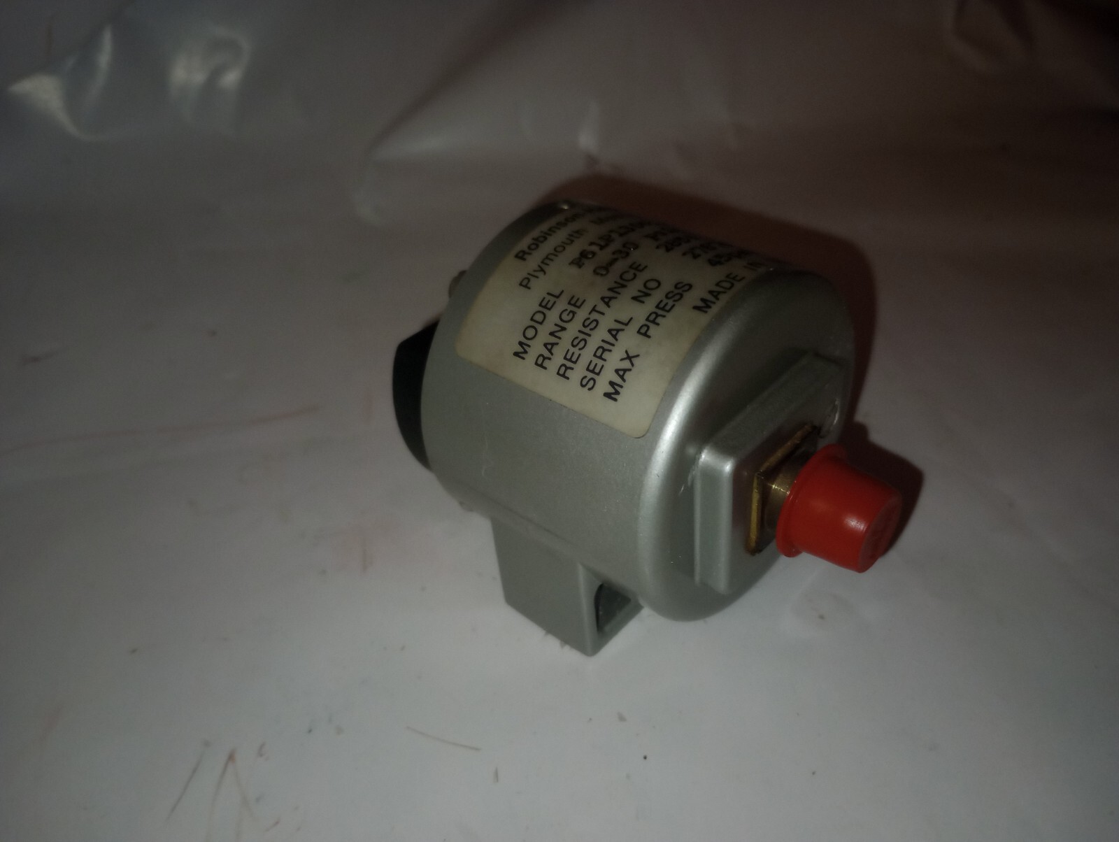 NEW GENUINE ROBINSON-HALPERN P61P130G33Z PRESSURE SWITCH TRANSDUCER 0-30 PSIG