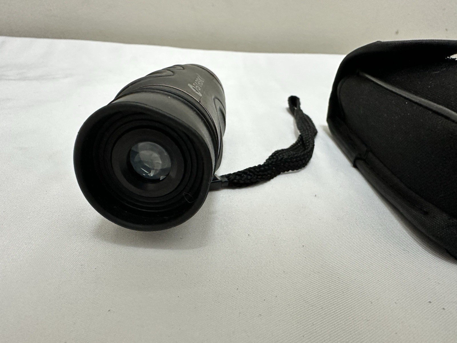 Barska Golf Scope Range Finder Reticle 8x22 w/ Carrying Case