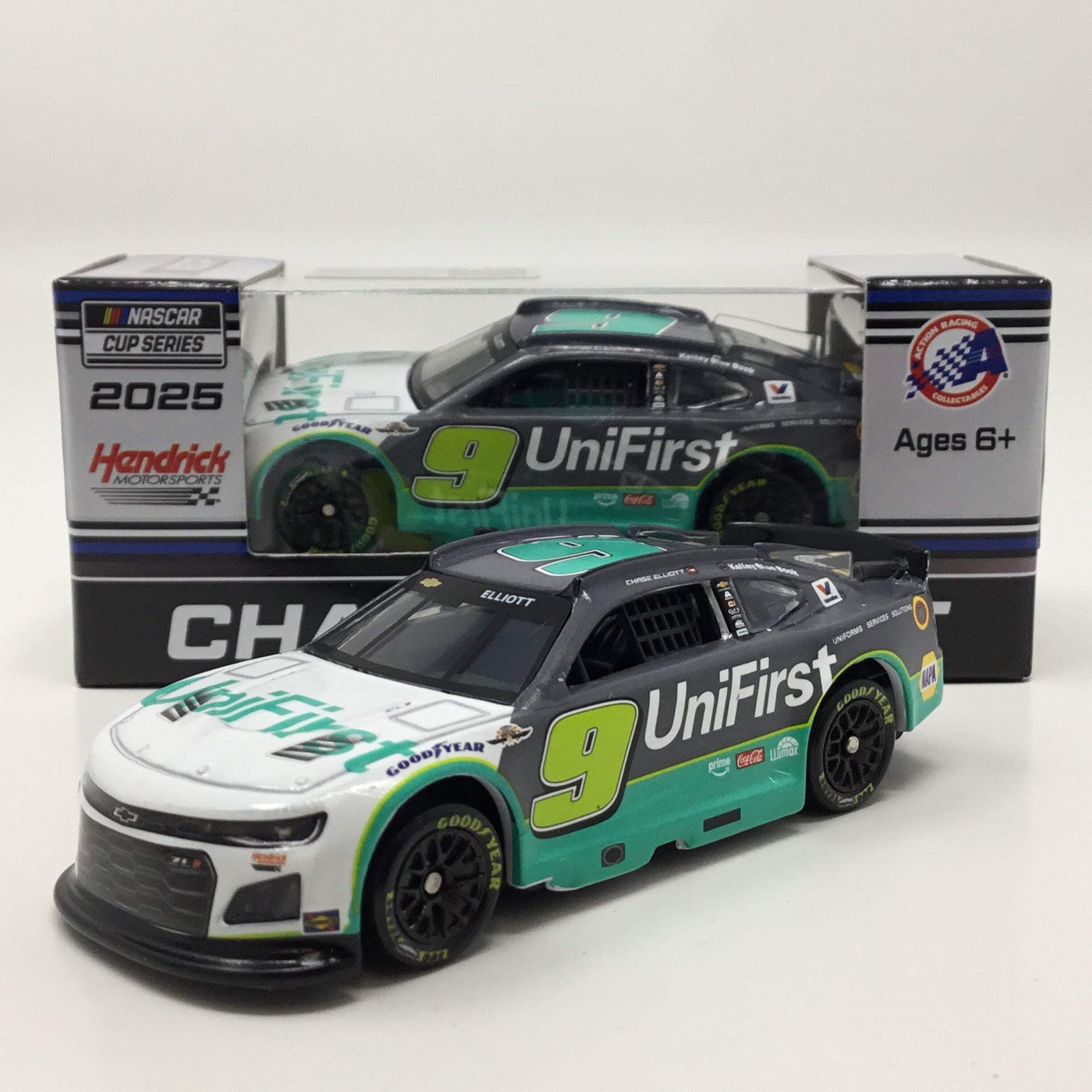 Chase Elliott 2025 Unifirst Throwback 1:64 Diecast